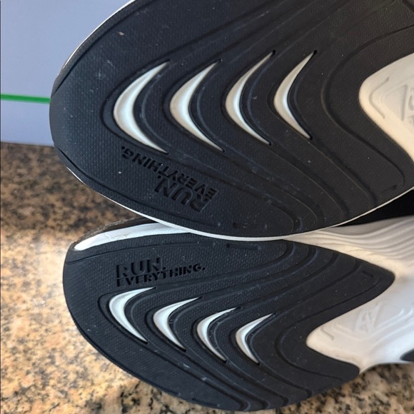 APL Men's Streamline Black and White Shoes - Picture 8 of 12